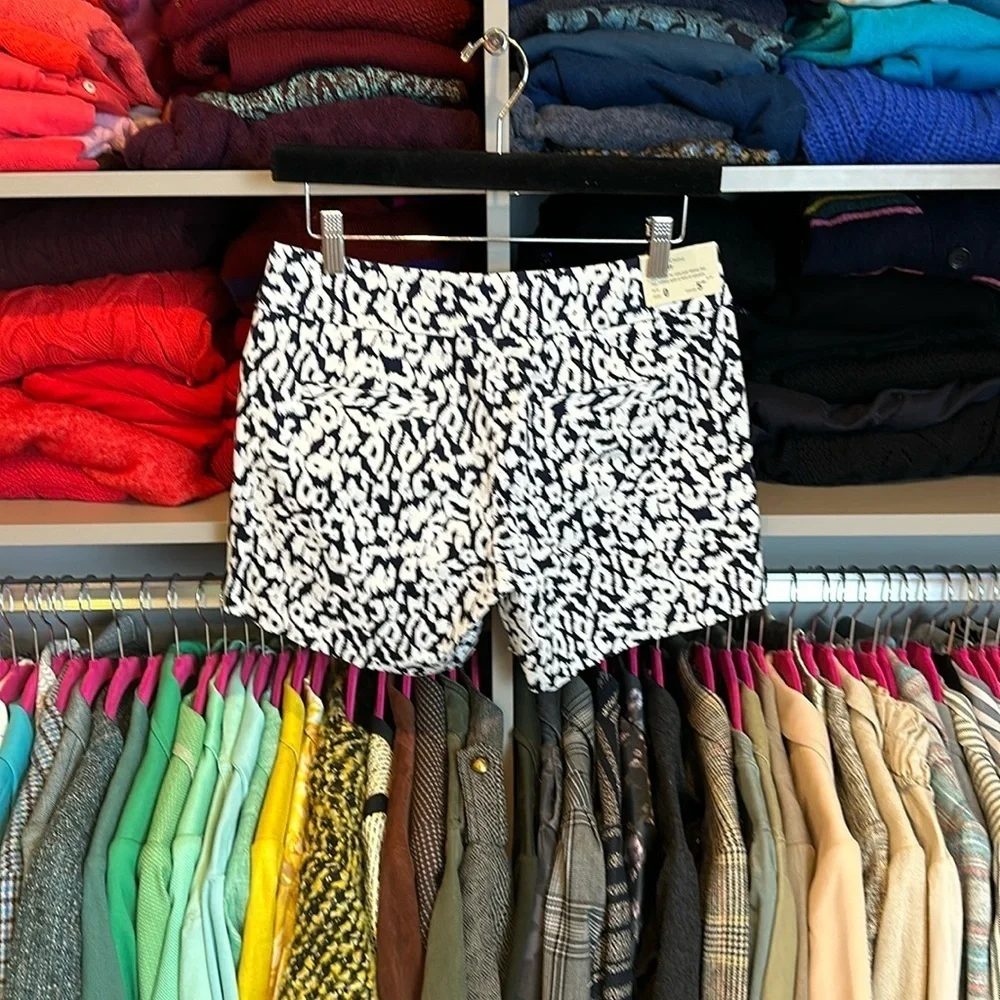 J Crew navy and white print shorts size 0 NWT​